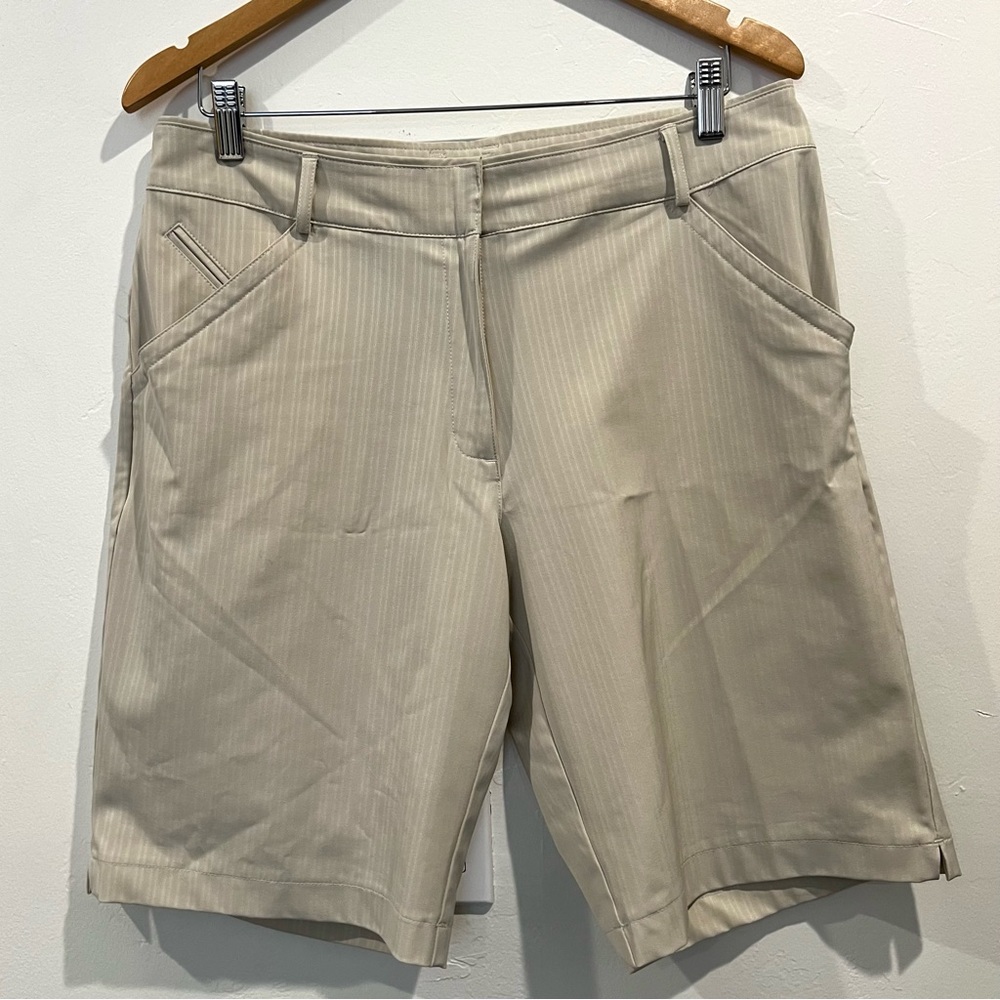 NIKE GOLF  Fit Dry  Shorts Ladies size 10